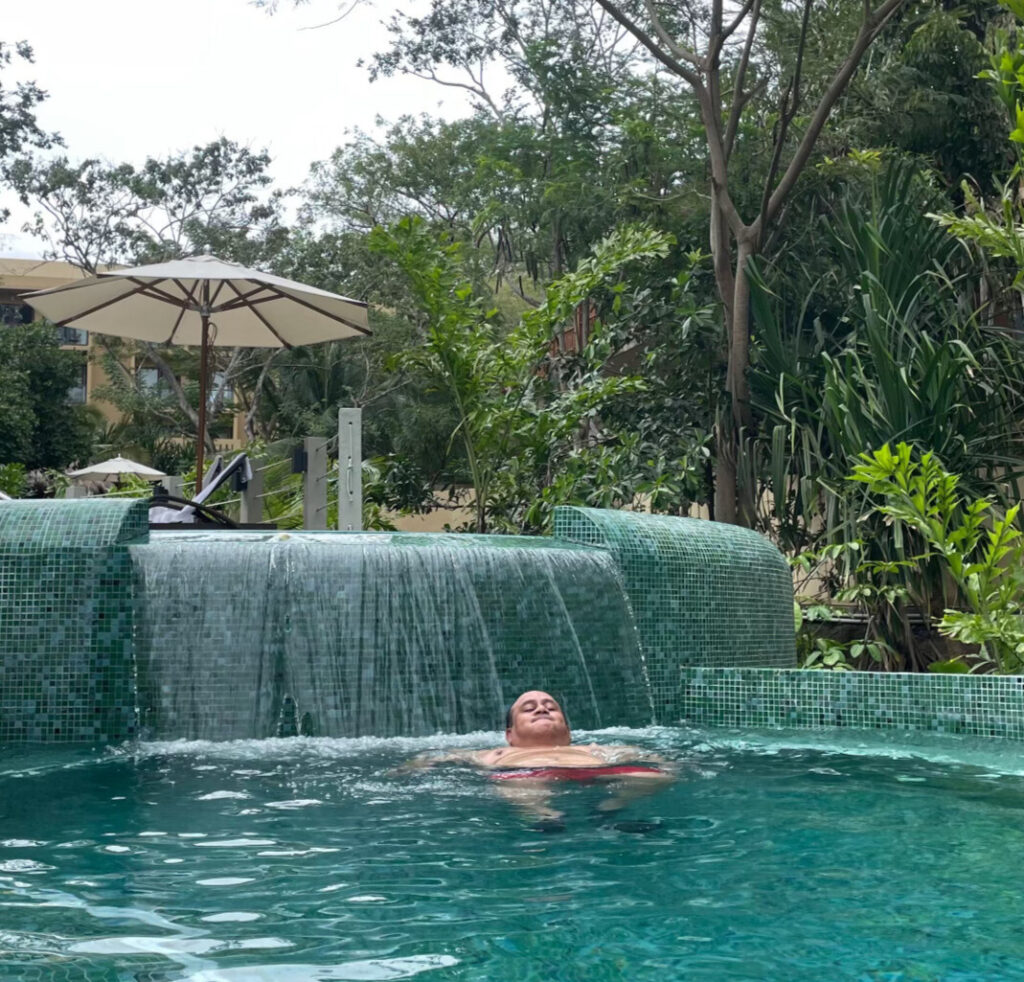 a reservations agent shares how he enjoys the Explore by Marriott Bonvoy rate.