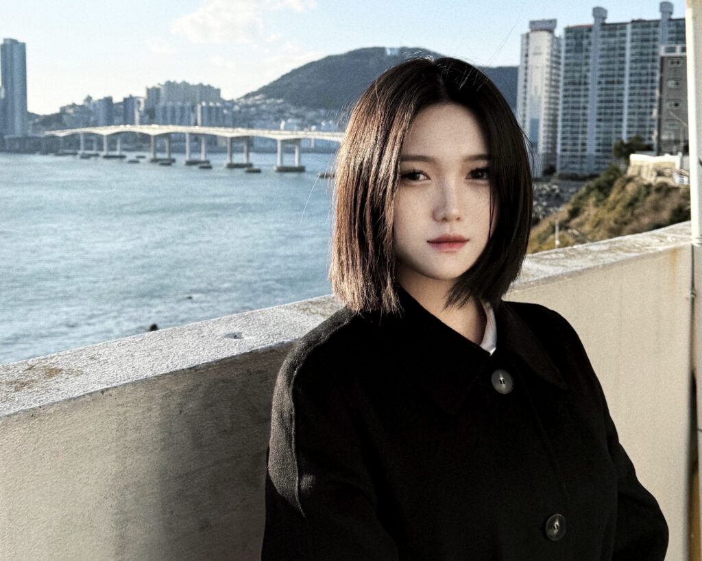 “Looking back, I truly found a place where I can be myself, and I’d love the opportunity to share that with others,” says Hannah, a Human Resources Voyager in South Korea.